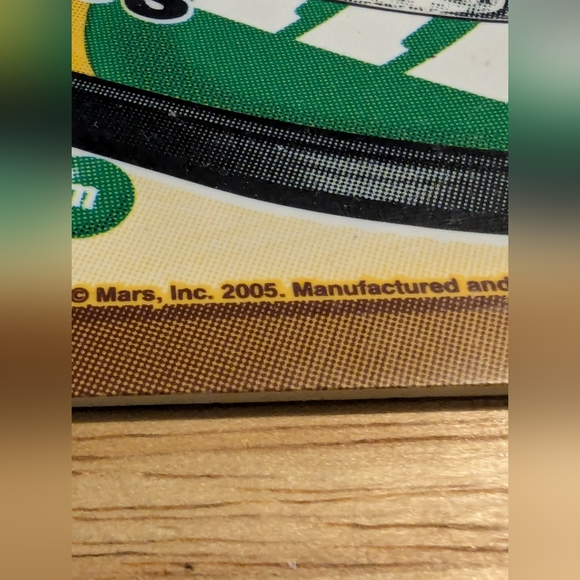 2005 Elliott Sadler M&M's Plastic License Plate Yellow - Picture 6 of 6